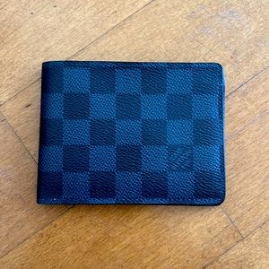 Slim Louis Vuitton Men’s Wallet